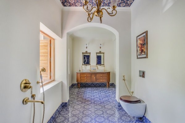 Image Title Goes Here